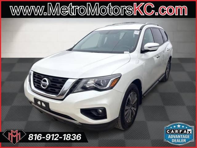 2017 Nissan Pathfinder SV FWD photo