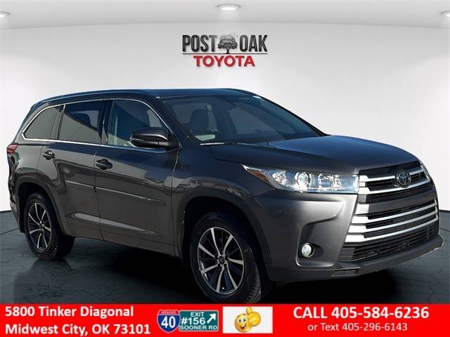 2017 Toyota Highlander XLE AWD photo