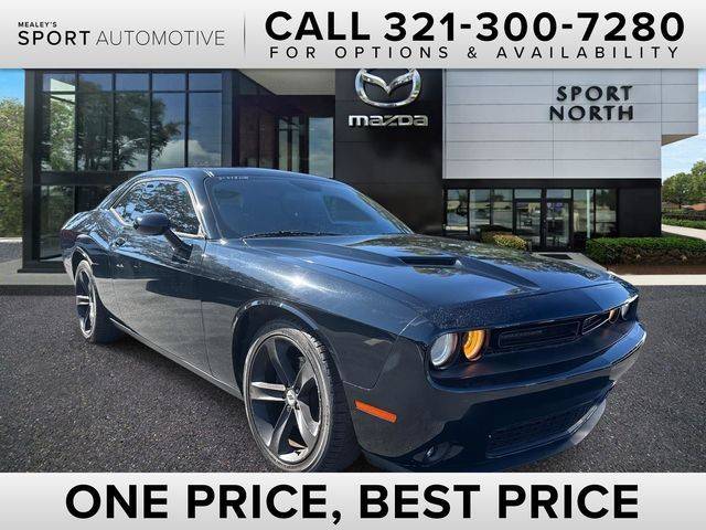 2017 Dodge Challenger SXT RWD photo