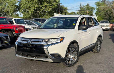 2017 Mitsubishi Outlander ES FWD photo