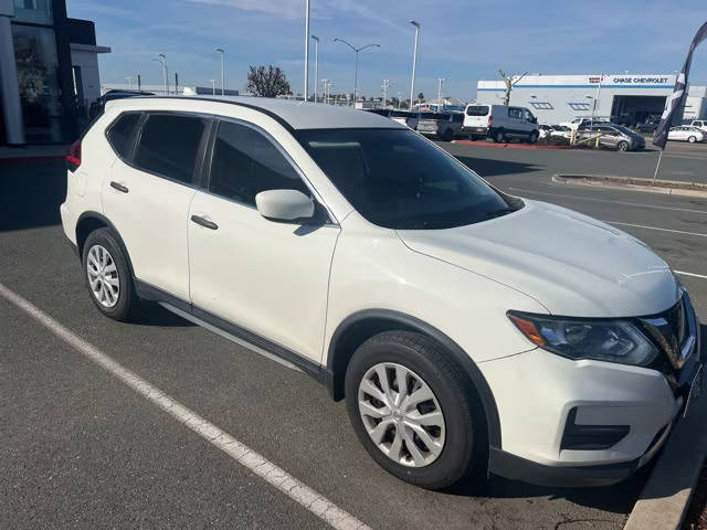 2017 Nissan Rogue S FWD photo