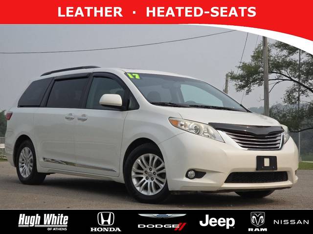 2017 Toyota Sienna XLE FWD photo
