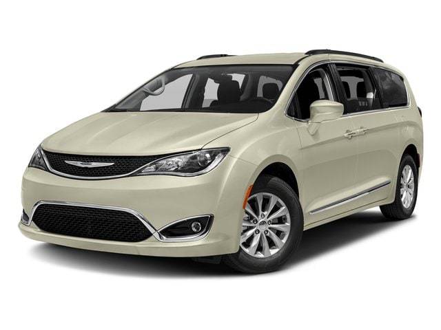 2017 Chrysler Pacifica Minivan Touring Plus FWD photo