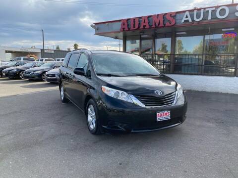 2017 Toyota Sienna LE FWD photo