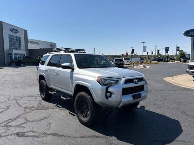 2017 Toyota 4Runner SR5 4WD photo