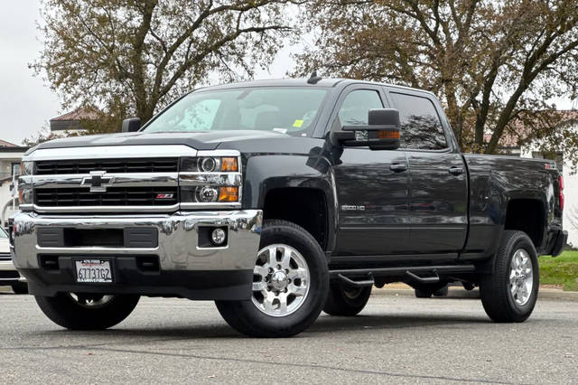 2017 Chevrolet Silverado 2500HD LT 4WD photo