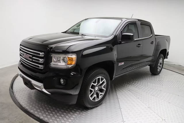 2017 GMC Canyon 4WD SLE 4WD photo