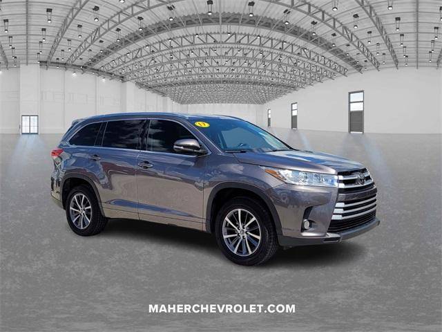 2017 Toyota Highlander XLE FWD photo