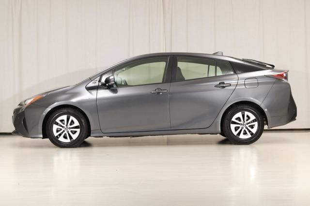 2017 Toyota Prius Three FWD photo