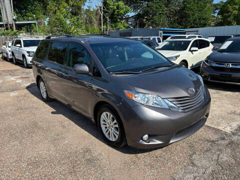 2017 Toyota Sienna XLE Premium FWD photo