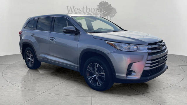2017 Toyota Highlander LE AWD photo