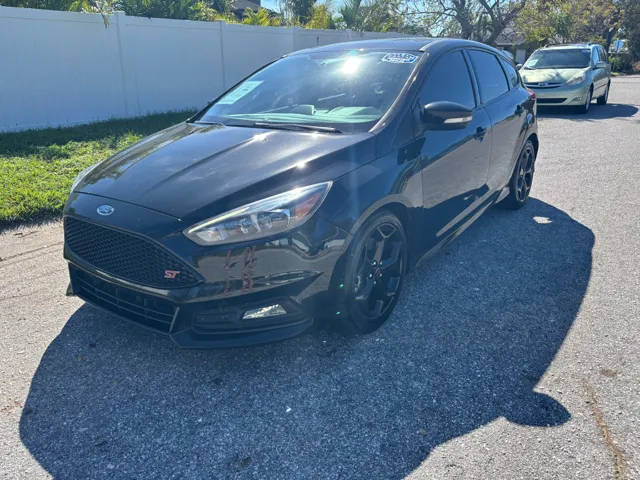 2017 Ford Focus ST FWD photo