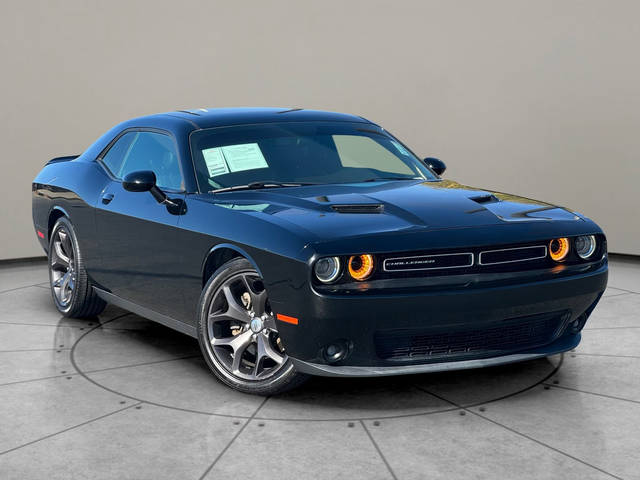 2017 Dodge Challenger SXT Plus RWD photo