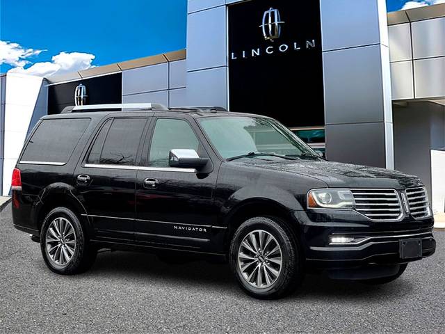 2016 Lincoln Navigator Select RWD photo