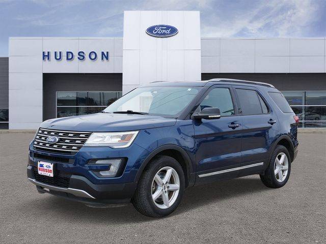 2017 Ford Explorer XLT 4WD photo