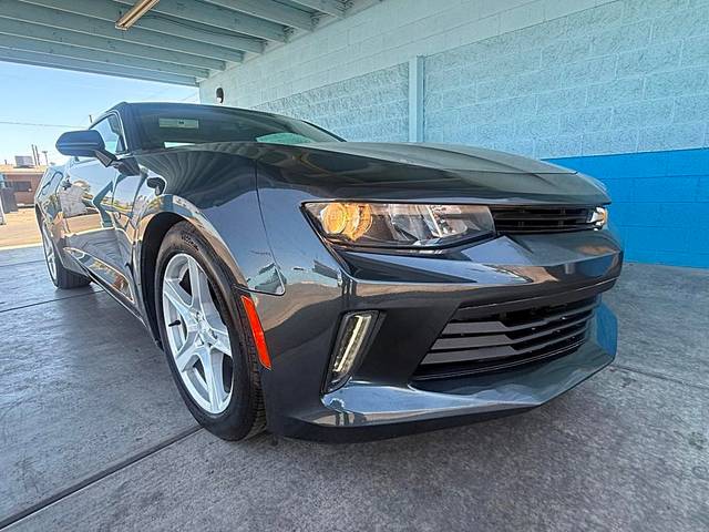 2016 Chevrolet Camaro 1LT RWD photo
