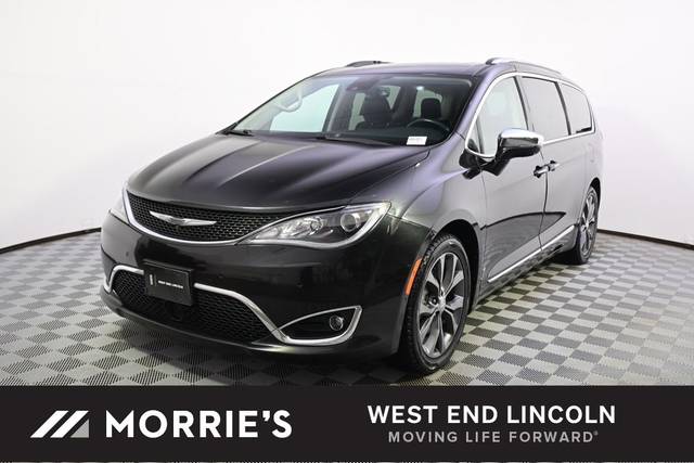 2017 Chrysler Pacifica Minivan Limited FWD photo