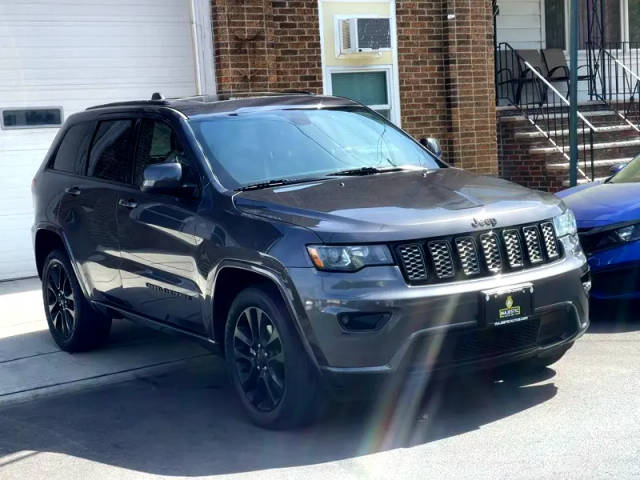 2017 Jeep Grand Cherokee Altitude 4WD photo