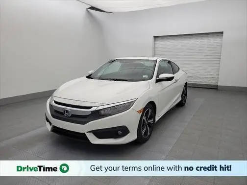 2017 Honda Civic Touring FWD photo