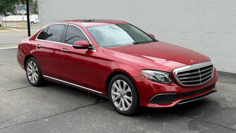 2017 Mercedes-Benz E-Class E 300 Luxury RWD photo