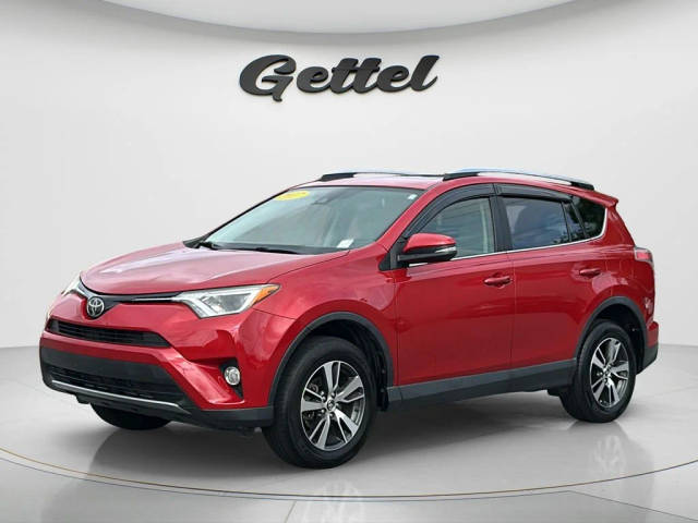2017 Toyota RAV4 XLE FWD photo