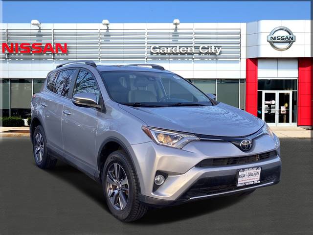 2017 Toyota RAV4 XLE AWD photo