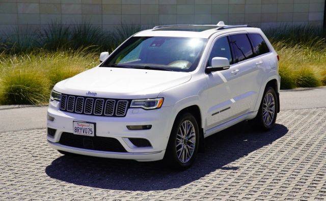 2017 Jeep Grand Cherokee Summit RWD photo