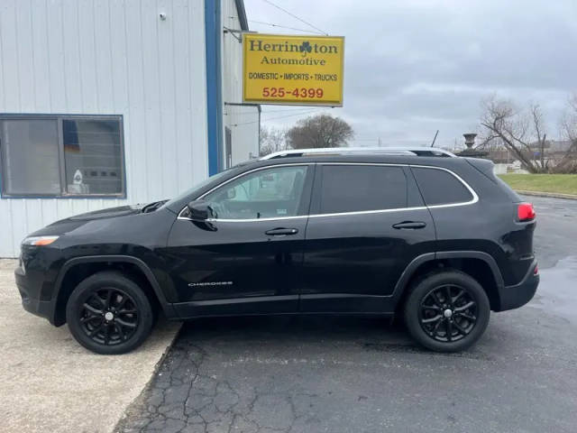 2017 Jeep Cherokee Latitude 4WD photo