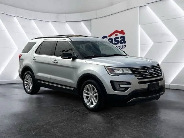 2017 Ford Explorer XLT FWD photo