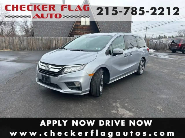 2018 Honda Odyssey Touring FWD photo