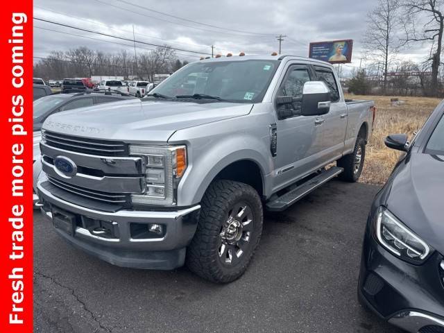 2017 Ford F-350 Super Duty Lariat 4WD photo