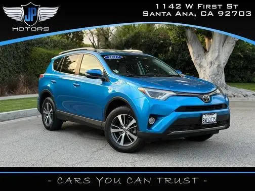 2017 Toyota RAV4 XLE FWD photo