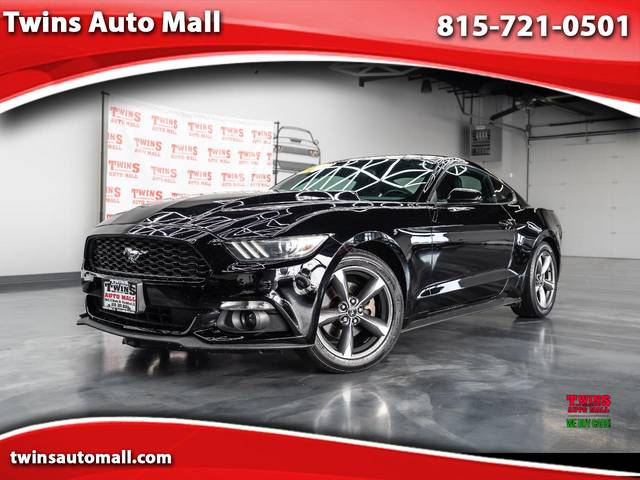 2016 Ford Mustang V6 RWD photo