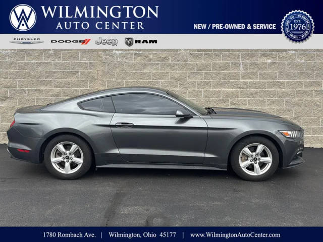 2017 Ford Mustang V6 RWD photo