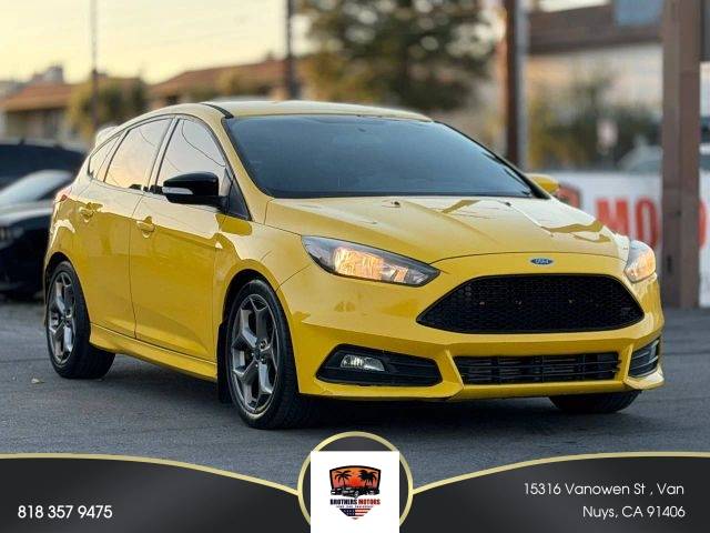 2017 Ford Focus ST FWD photo