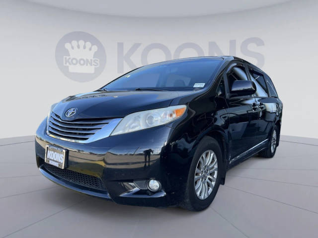 2017 Toyota Sienna XLE FWD photo