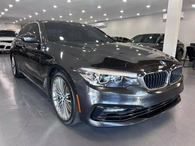 2017 BMW 5 Series 530i RWD photo