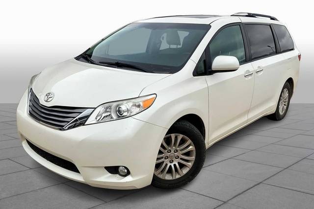 2017 Toyota Sienna XLE Premium FWD photo