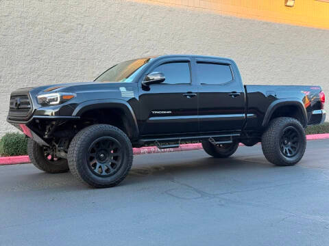 2017 Toyota Tacoma TRD Off Road 4WD photo