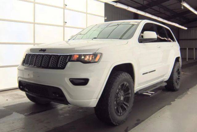 2017 Jeep Grand Cherokee Altitude 4WD photo