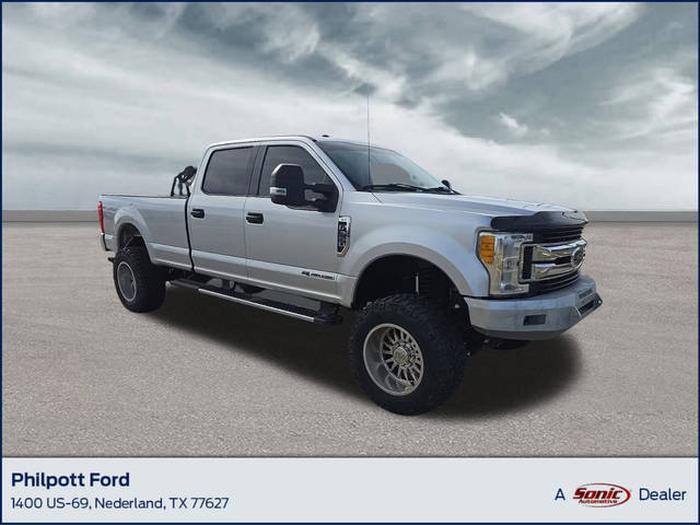 2017 Ford F-350 Super Duty XLT 4WD photo