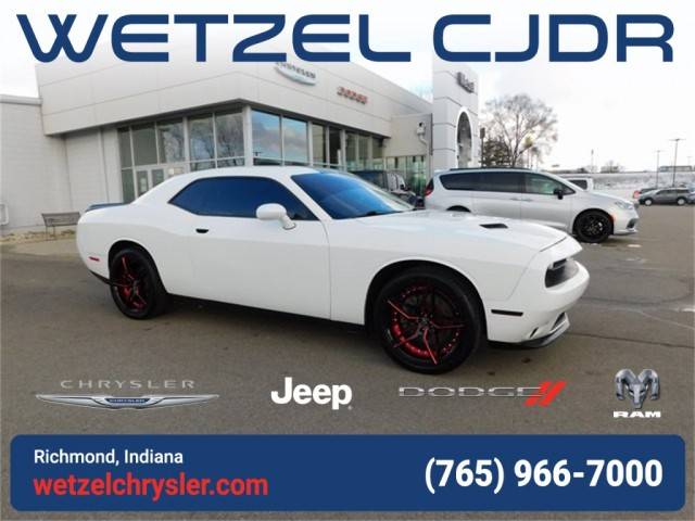 2017 Dodge Challenger SXT Plus RWD photo