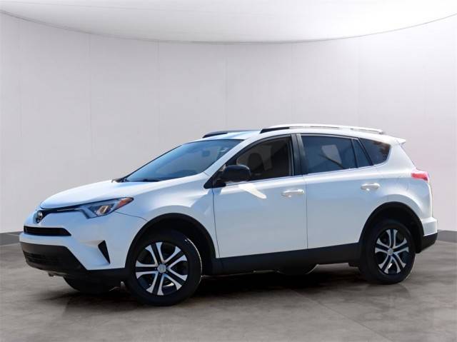 2017 Toyota RAV4 LE FWD photo