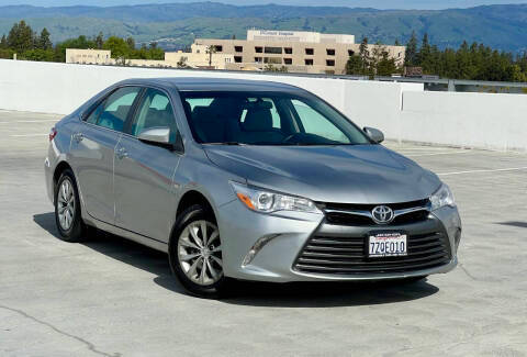 2017 Toyota Camry LE FWD photo