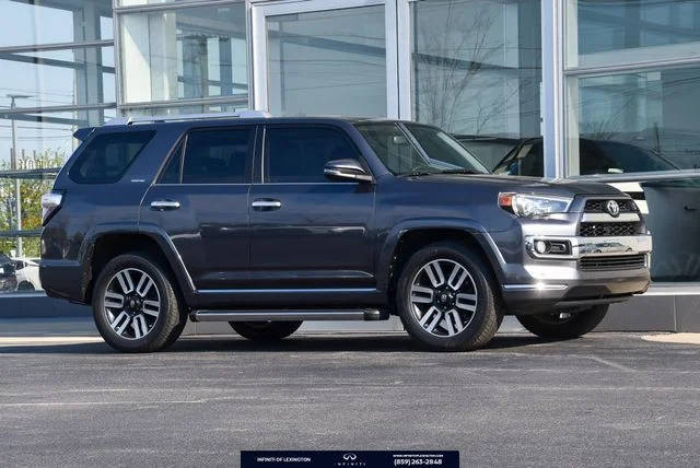 2017 Toyota 4Runner Limited 4WD photo