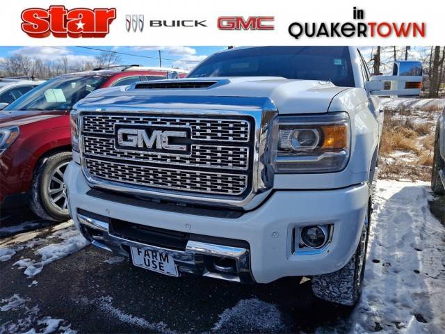 2017 GMC Sierra 2500HD Denali 4WD photo