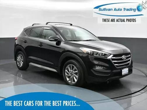 2017 Hyundai Tucson SE Plus AWD photo