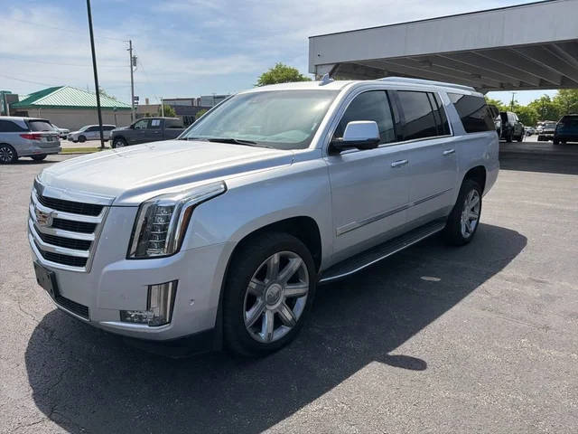 2017 Cadillac Escalade ESV Luxury 4WD photo