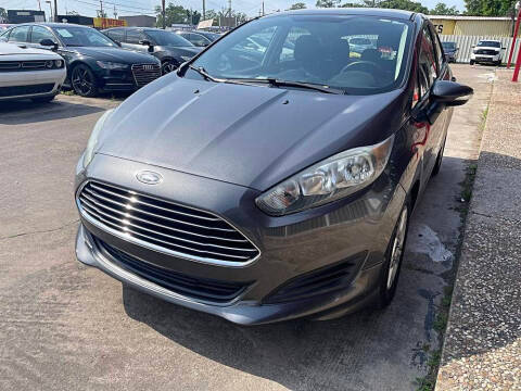 2015 Ford Fiesta SE FWD photo