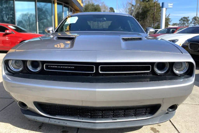 2016 Dodge Challenger SXT RWD photo